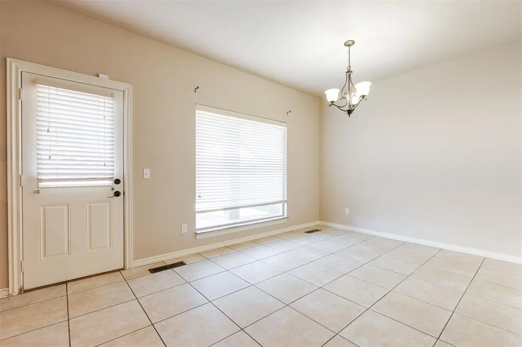 Photo 17 — 2525 Lee Lane, Oklahoma City, OK 73120
