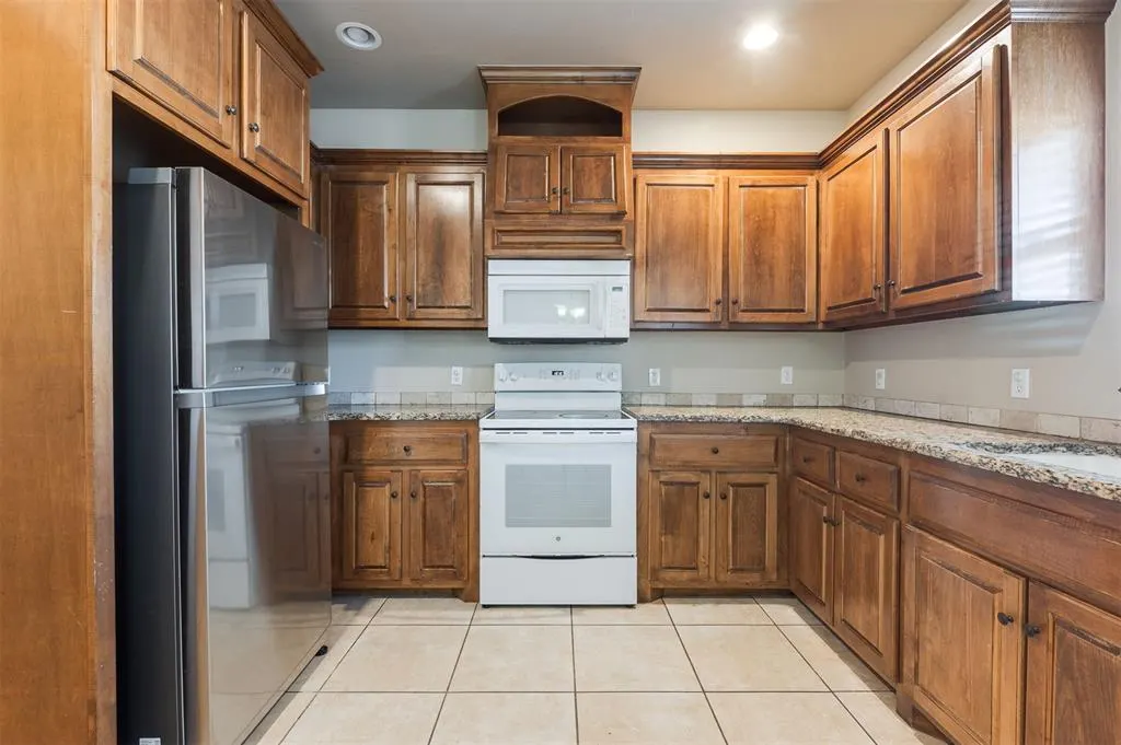 Photo 27 — 2525 Lee Lane, Oklahoma City, OK 73120