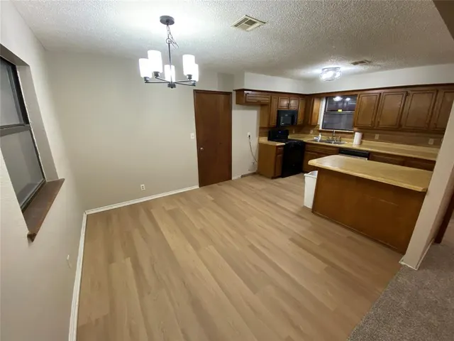Photo 8 — 805 Condor Court, Noble, OK 73068