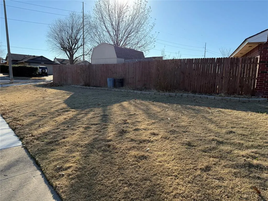 Photo 33 — 3508 Madra, Norman, OK 73071