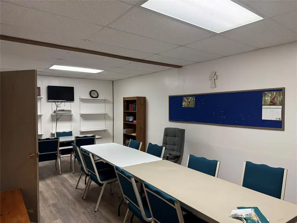 Photo 9 — 2717 W Broadway Avenue, Enid, OK 73703