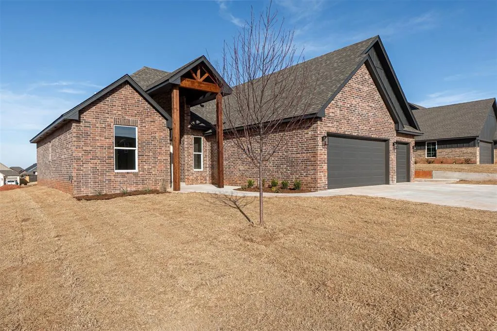 Photo 3 — 11713 NW 102nd Street, Yukon, OK 73099