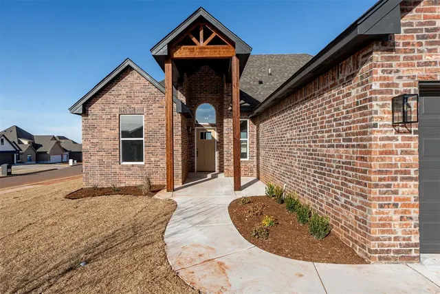 Photo 4 — 11713 NW 102nd Street, Yukon, OK 73099