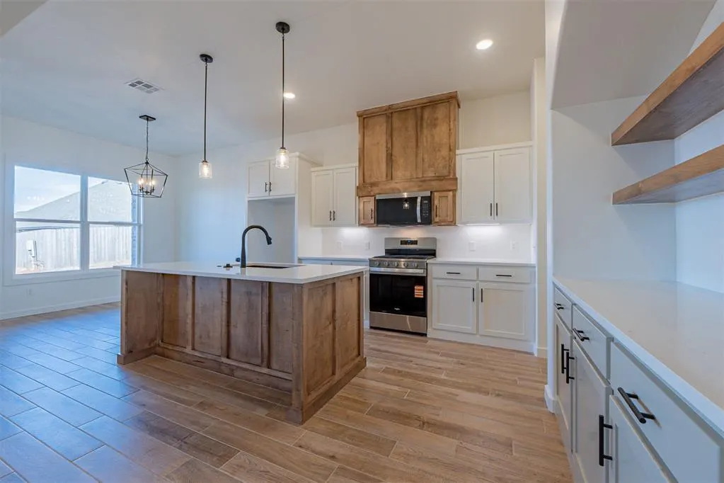 Photo 11 — 11713 NW 102nd Street, Yukon, OK 73099