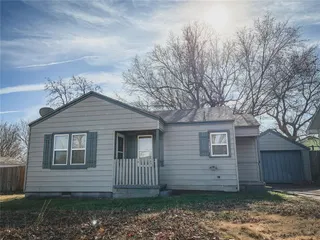 Sold home at 418 W 8th Street