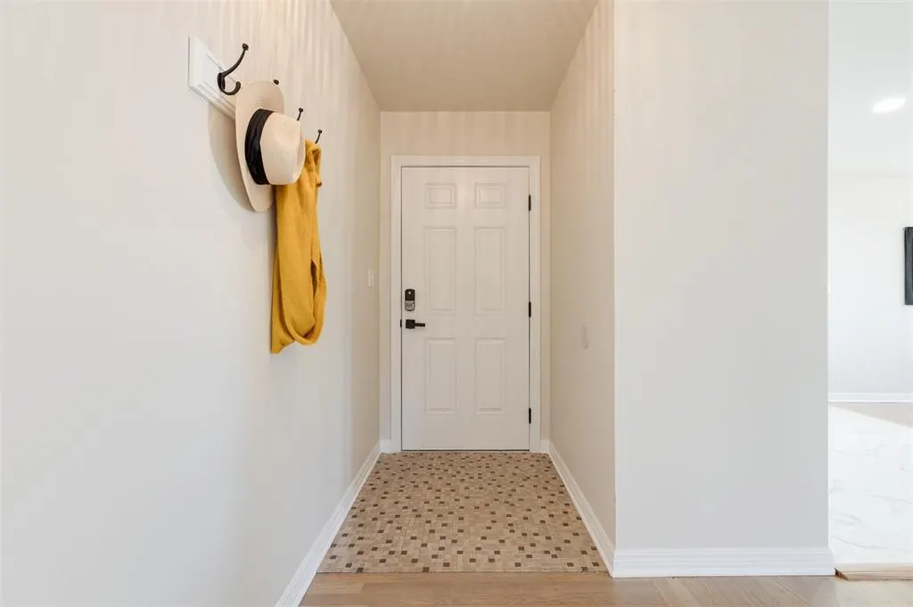 Photo 4 — 2629 Berkshire Way, Oklahoma City, OK 73120