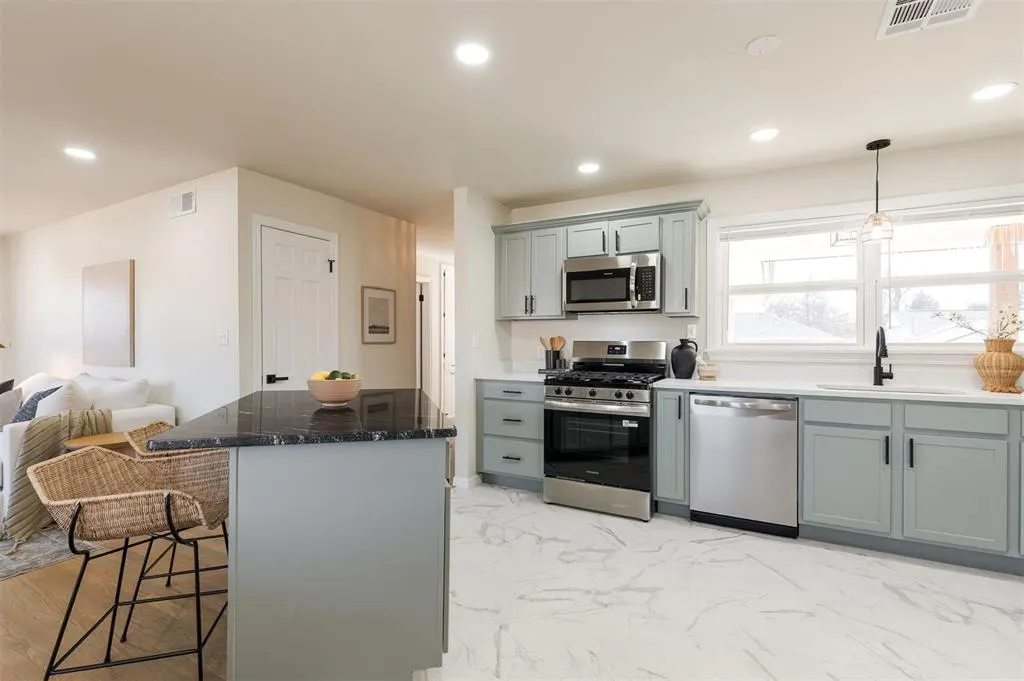 Photo 10 — 2629 Berkshire Way, Oklahoma City, OK 73120