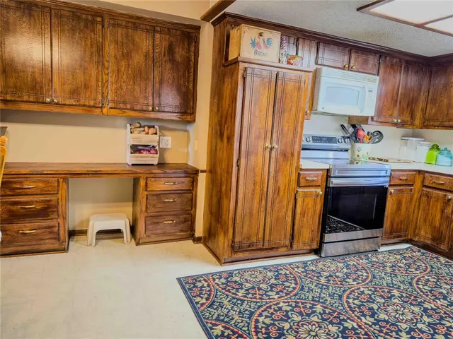 Photo 3 — 2112 W Rockypoint Drive, Edmond, OK 73003