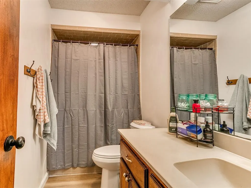 Photo 14 — 2112 W Rockypoint Drive, Edmond, OK 73003