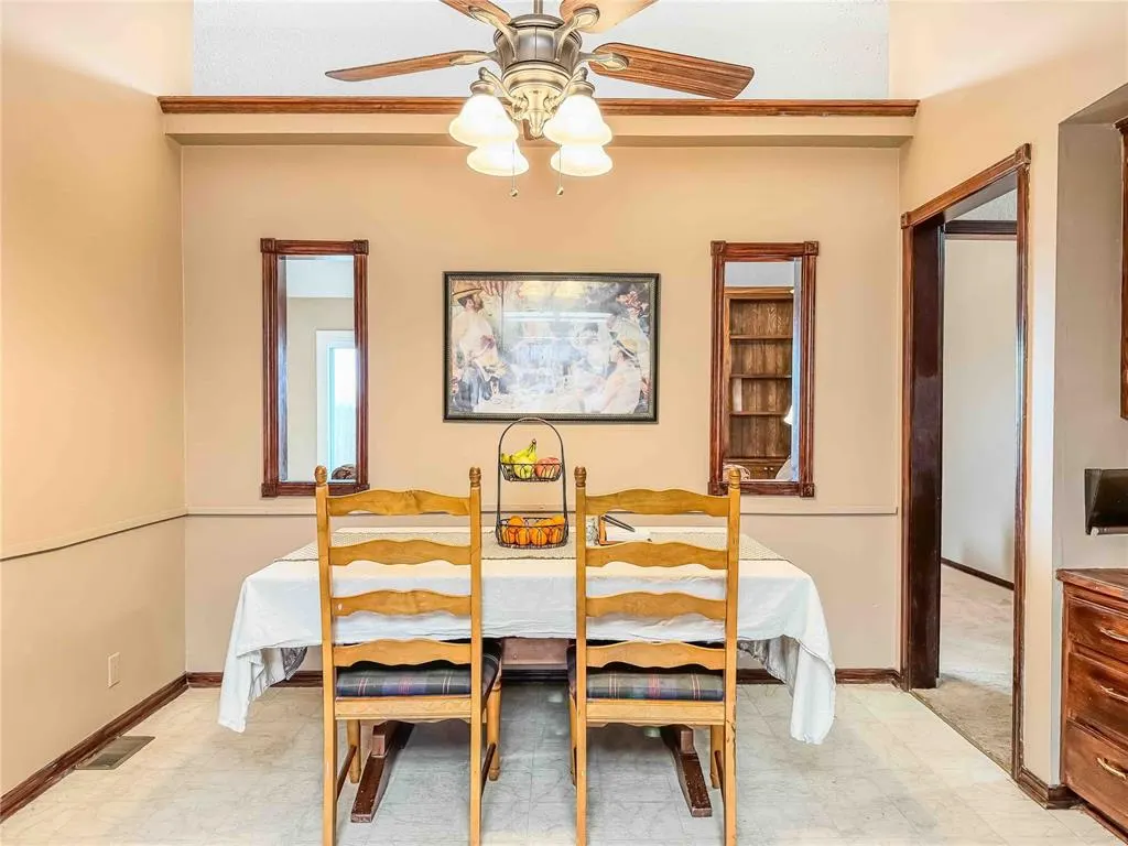 Photo 6 — 2112 W Rockypoint Drive, Edmond, OK 73003
