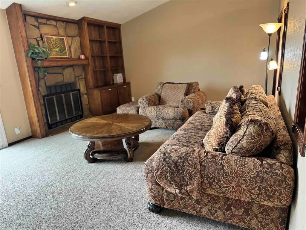 Photo 7 — 2112 W Rockypoint Drive, Edmond, OK 73003