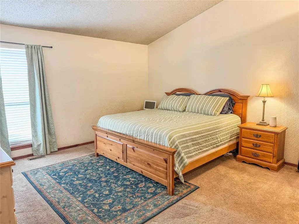Photo 11 — 2112 W Rockypoint Drive, Edmond, OK 73003