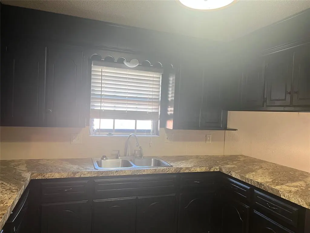 Photo 11 — 703 Cedar Lane, Tecumseh, OK 74873