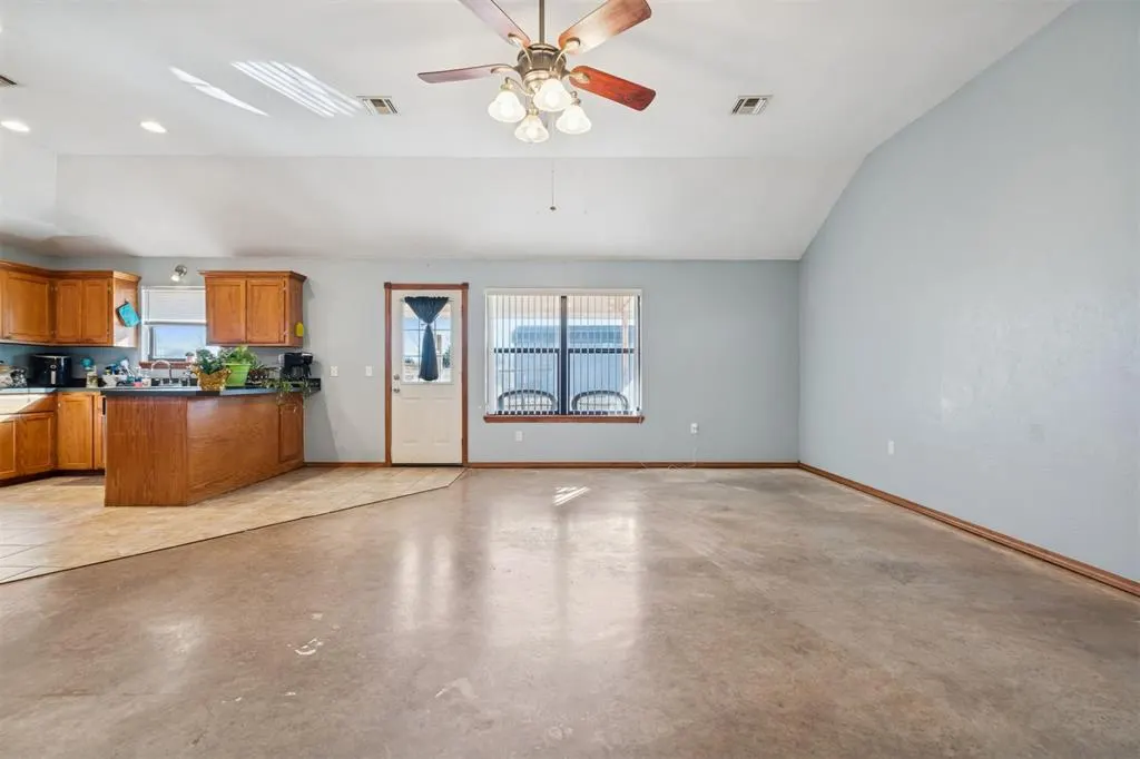 Photo 6 — 513 County Road 1390, Chickasha, OK 73018
