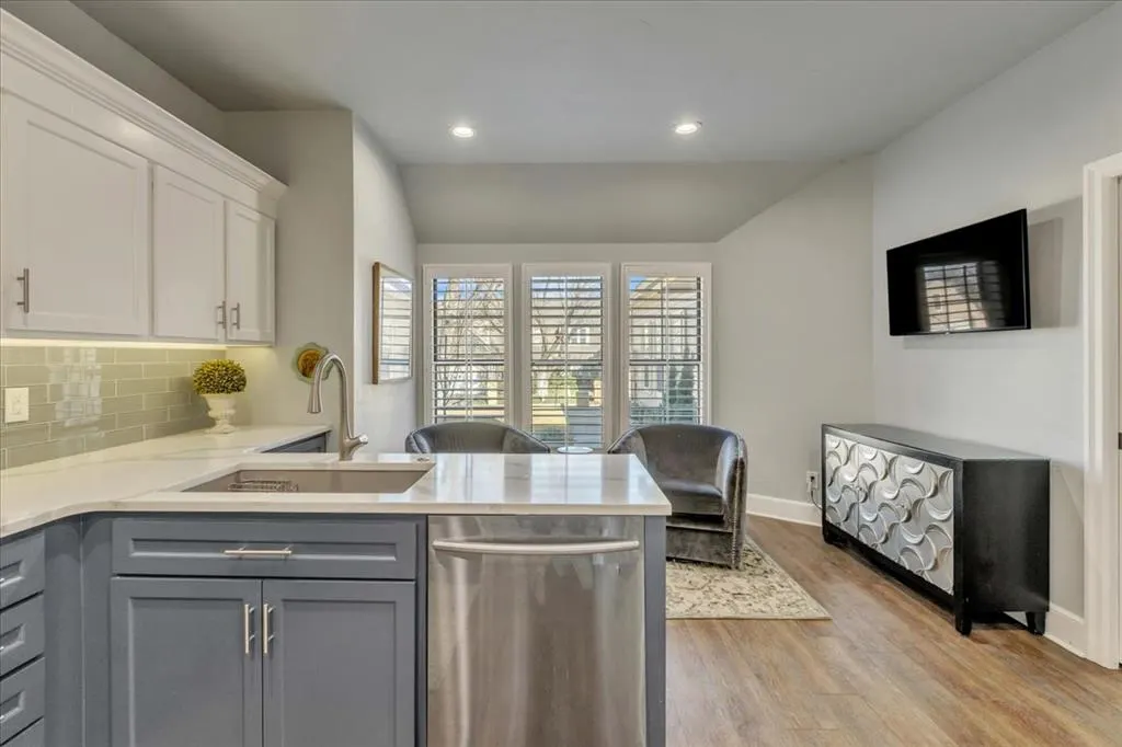 Photo 11 — 706 Aberdeen Road Road, Edmond, OK 73025