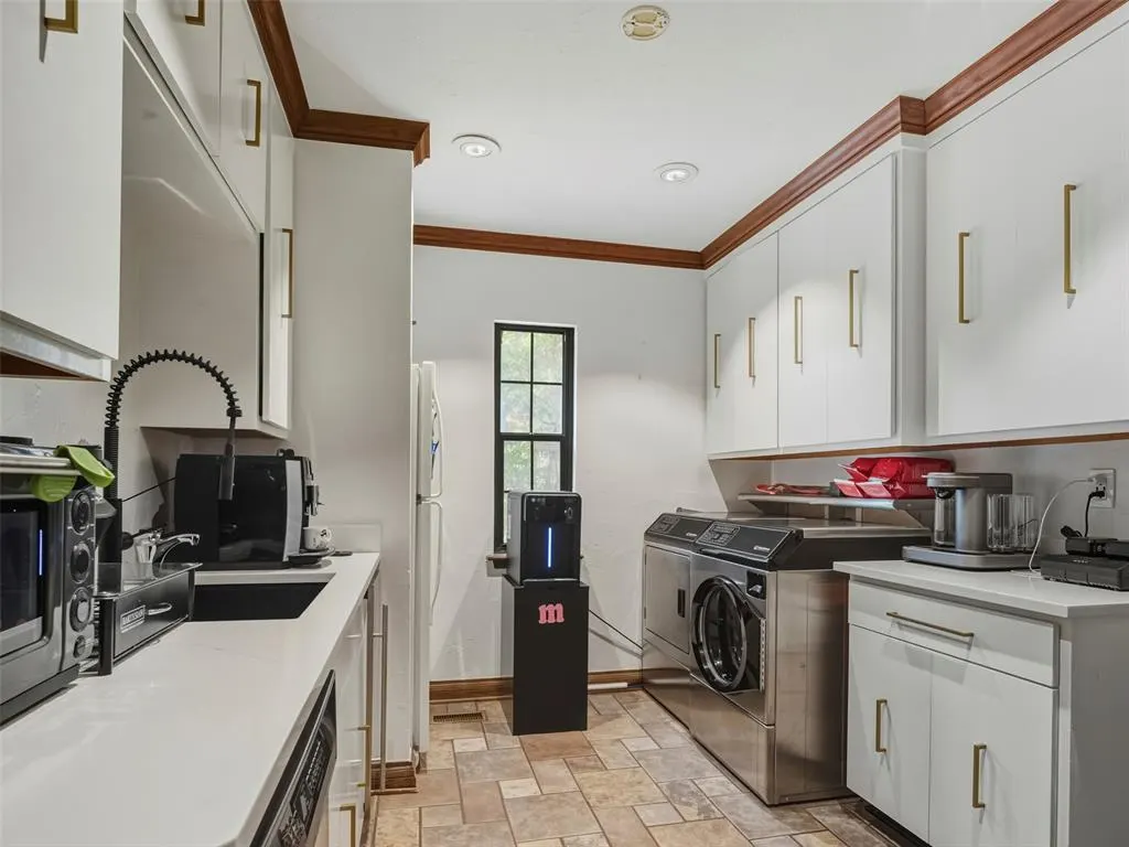 Photo 25 — 812 NW 39th Street, Oklahoma City, OK 73118