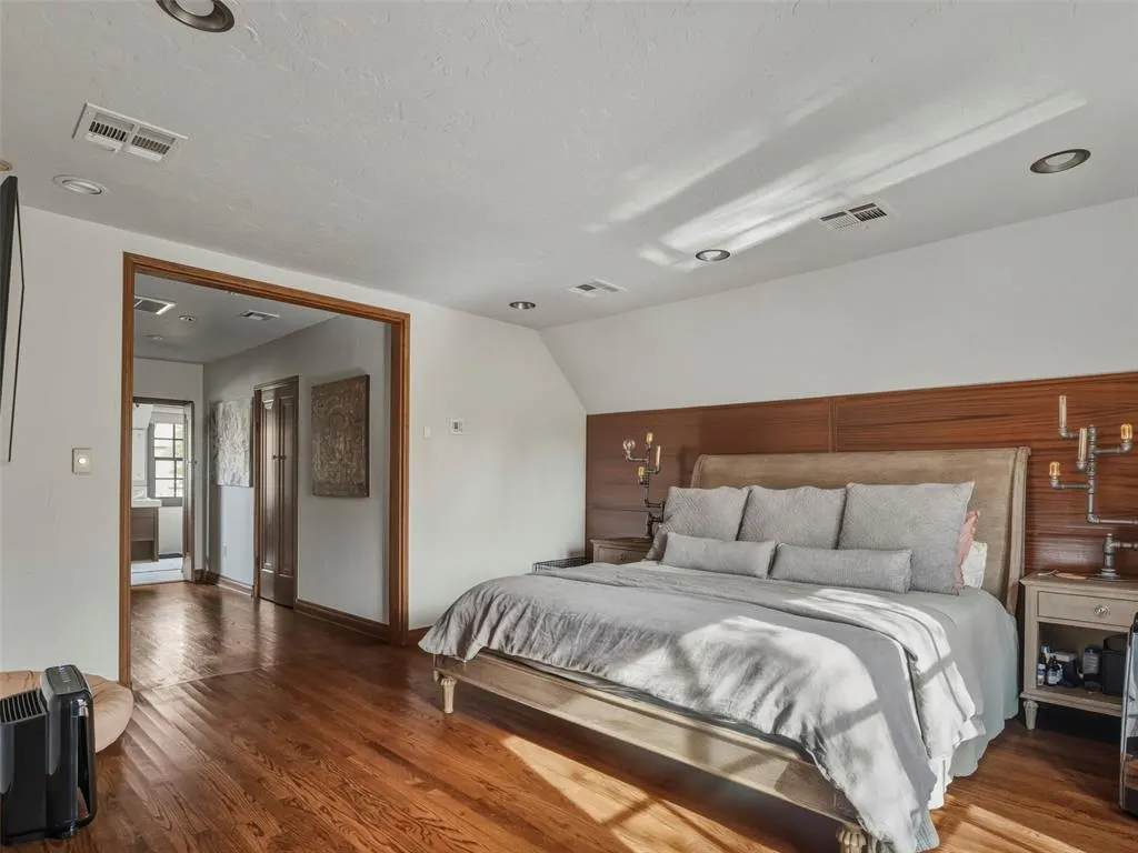 Photo 29 — 812 NW 39th Street, Oklahoma City, OK 73118