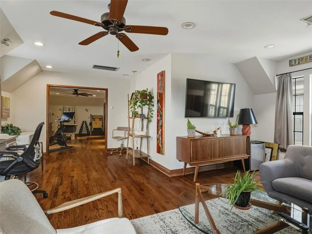 Photo 38 — 812 NW 39th Street, Oklahoma City, OK 73118