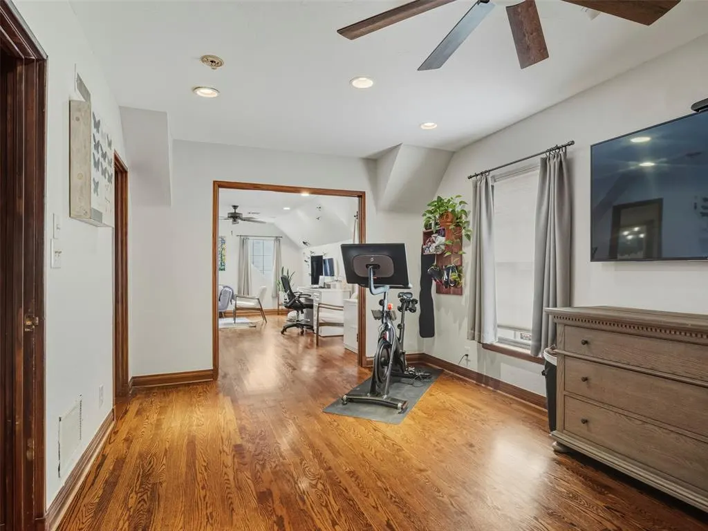 Photo 40 — 812 NW 39th Street, Oklahoma City, OK 73118