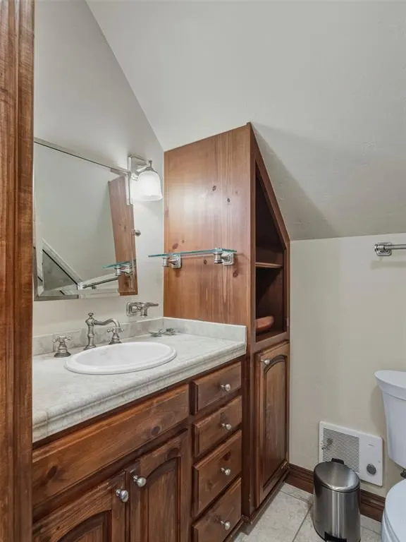 Photo 45 — 812 NW 39th Street, Oklahoma City, OK 73118