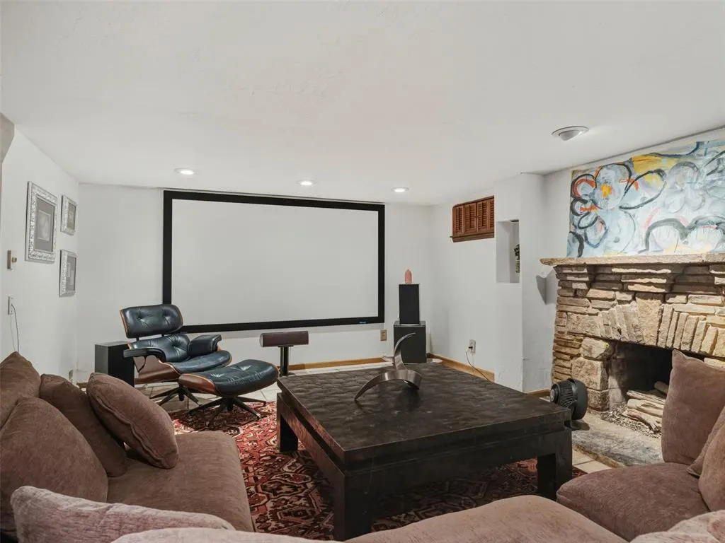 Photo 48 — 812 NW 39th Street, Oklahoma City, OK 73118