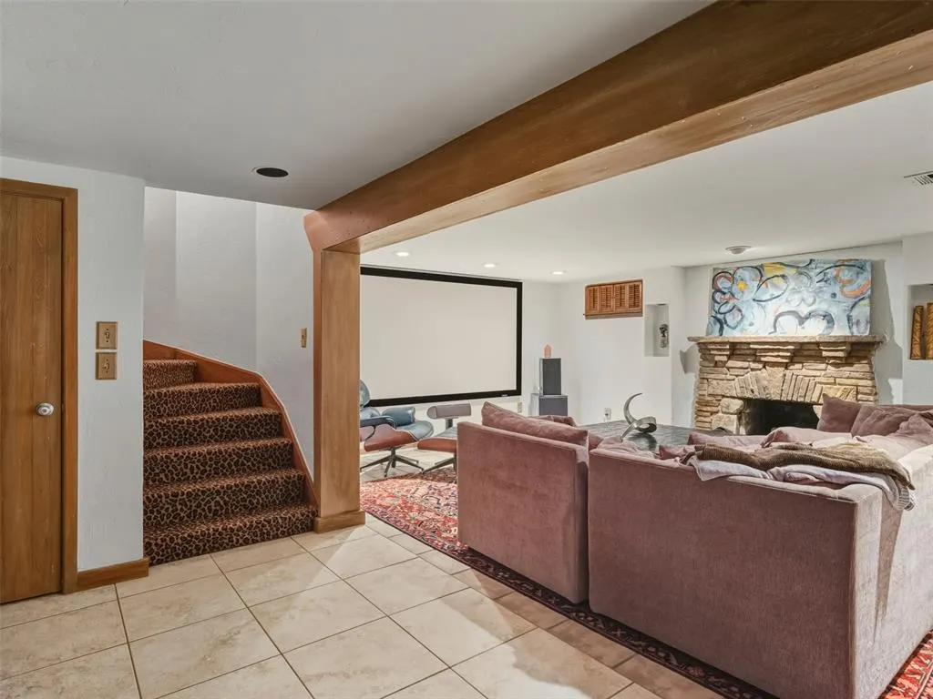 Photo 49 — 812 NW 39th Street, Oklahoma City, OK 73118
