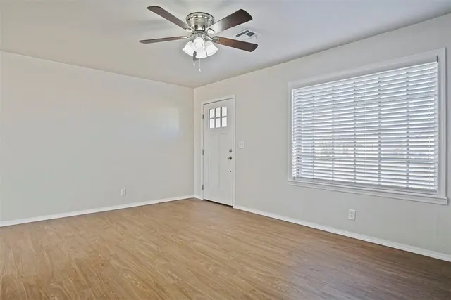 Photo 6 — 29 E Midland Street, Shawnee, OK 74804