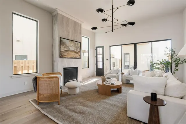 Photo 3 — 326 SW 13th Street, Oklahoma City, OK 73109