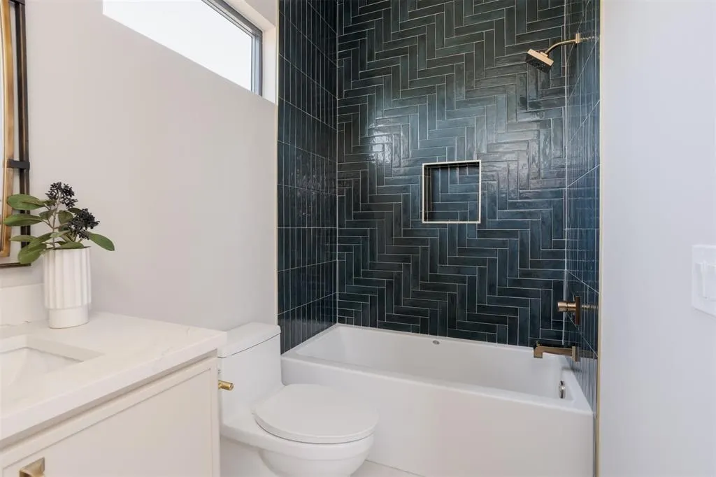 Photo 34 — 326 SW 13th Street, Oklahoma City, OK 73109