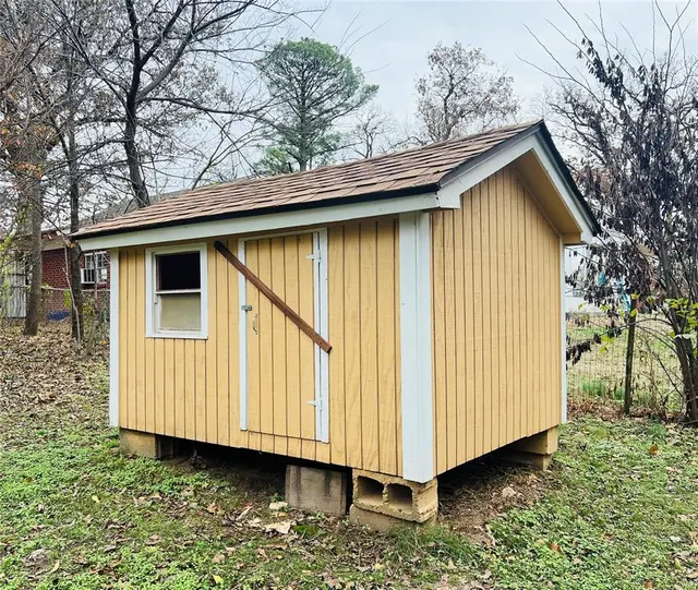 Photo 2 — 1847 N Allen Lane, Oklahoma City, OK 73127