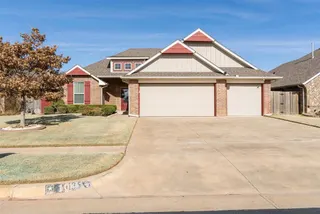 Sold home at 1025 NE 33rd Terrace