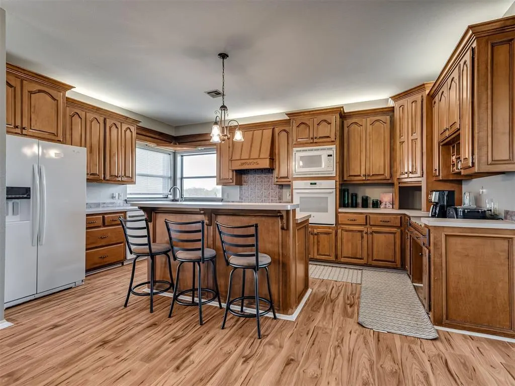 Photo 11 — 30280 Stephens Drive, McLoud, OK 74851