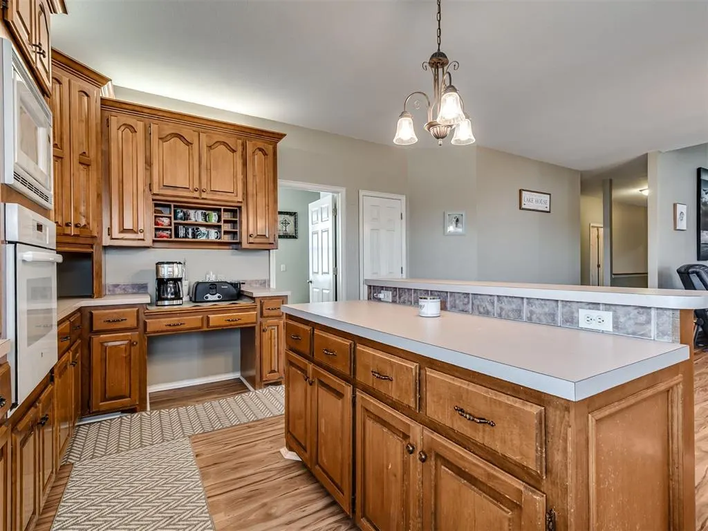 Photo 13 — 30280 Stephens Drive, McLoud, OK 74851