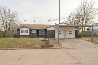 Sold home at 8520 NE 33rd Street