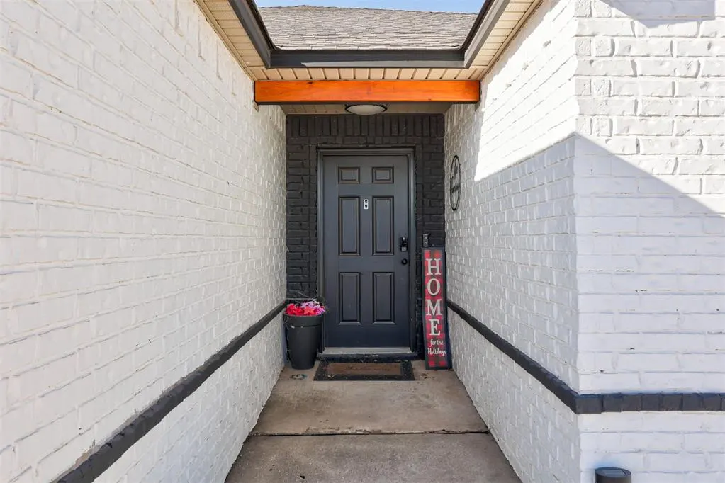 Photo 5 — 1925 Melanie Drive, Oklahoma City, OK 73127