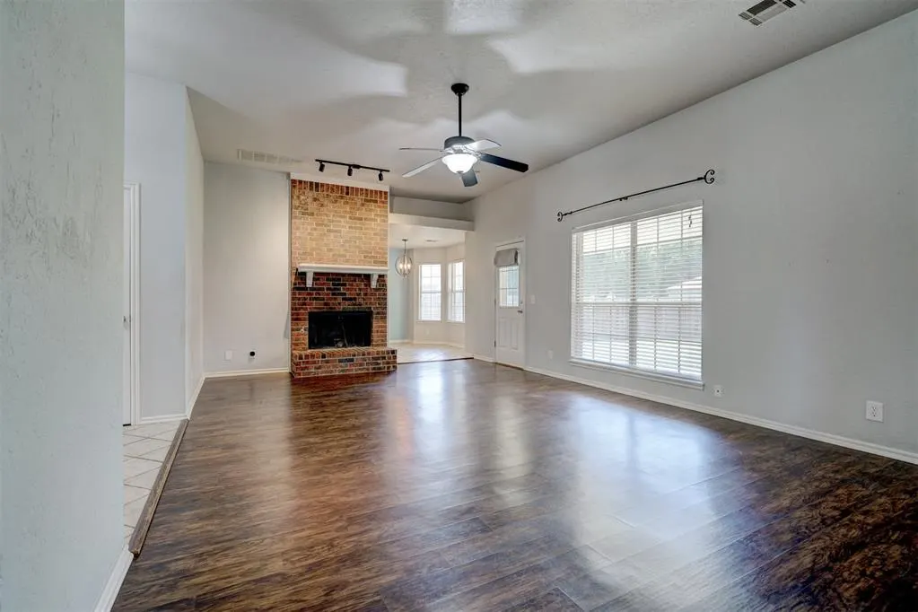 Photo 4 — 1019 Dustin Drive, Edmond, OK 73003