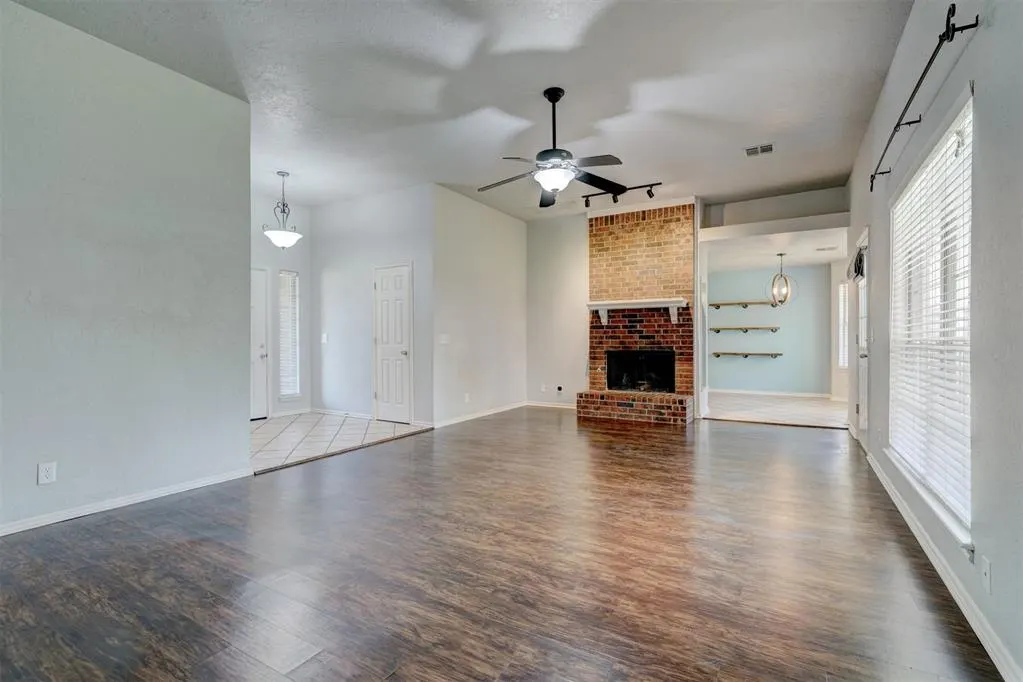 Photo 5 — 1019 Dustin Drive, Edmond, OK 73003