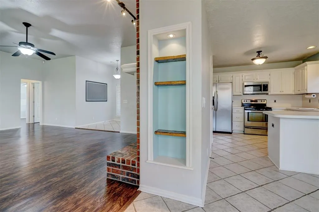 Photo 9 — 1019 Dustin Drive, Edmond, OK 73003