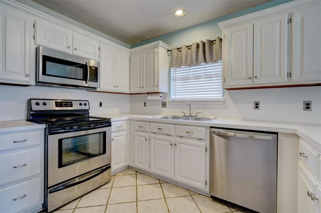 Photo 13 — 1019 Dustin Drive, Edmond, OK 73003