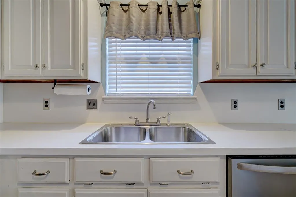 Photo 14 — 1019 Dustin Drive, Edmond, OK 73003