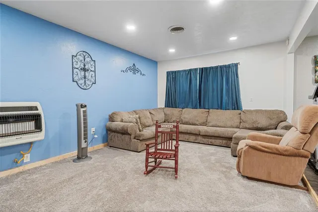 Photo 6 — 1007 NW 7th Street, Lindsay, OK 73052
