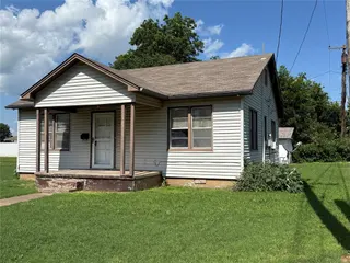 Sold home at 303 SW 5th Street