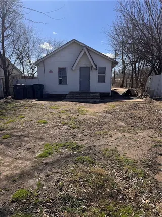 Sold home at 516 SW 46th Street