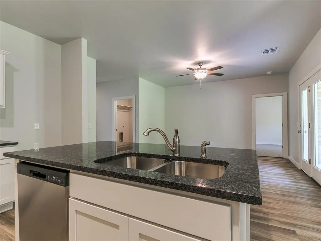 Photo 8 — 11759 Sweeping Lane, Guthrie, OK 73044