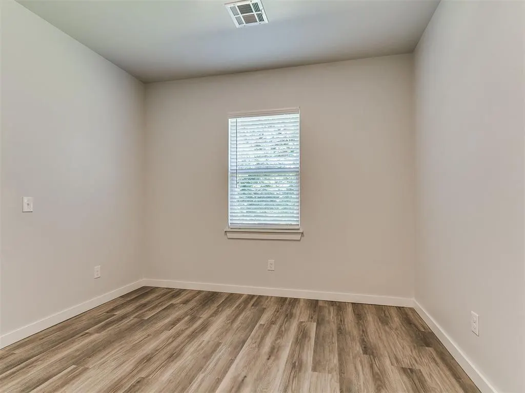 Photo 13 — 11759 Sweeping Lane, Guthrie, OK 73044