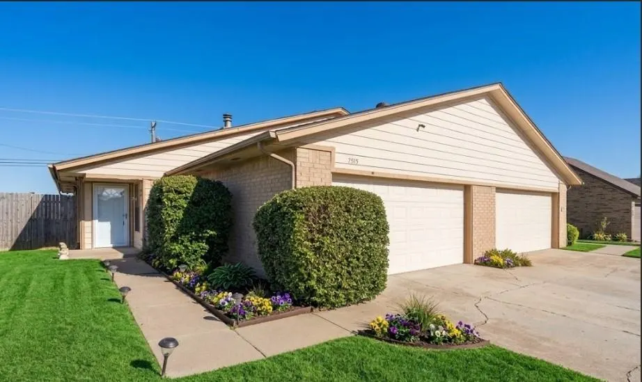 Front exterior — 7515 NW 107th Street, Oklahoma City, OK 73162