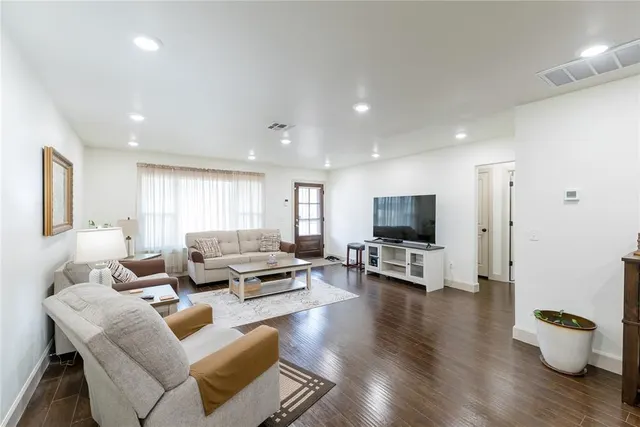 Photo 4 — 406 McArthur Boulevard, Elk City, OK 73644