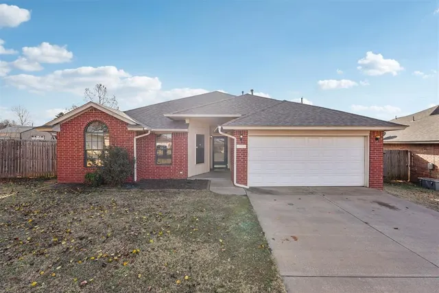 Front exterior — 304 Cherokee Court, Blanchard, OK 73010