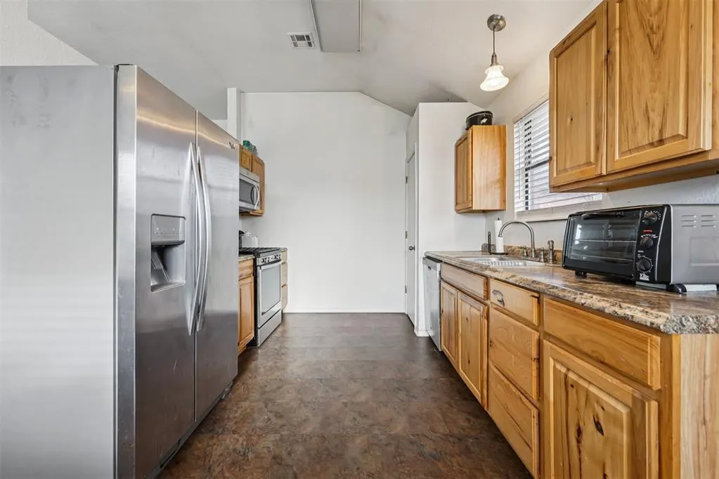 Photo 6 — 304 Cherokee Court, Blanchard, OK 73010