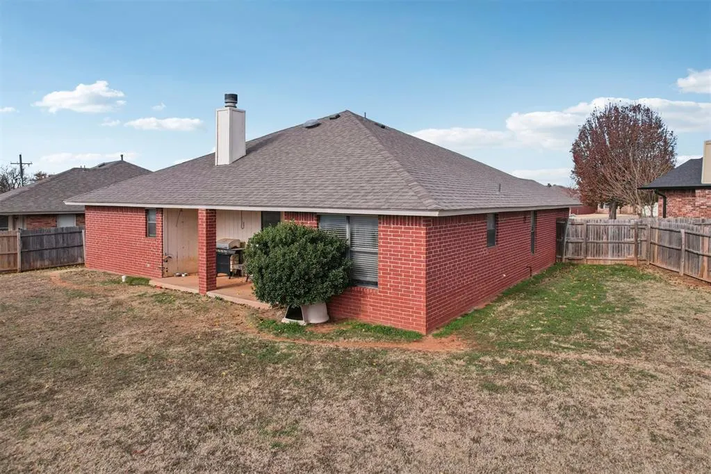Photo 17 — 304 Cherokee Court, Blanchard, OK 73010